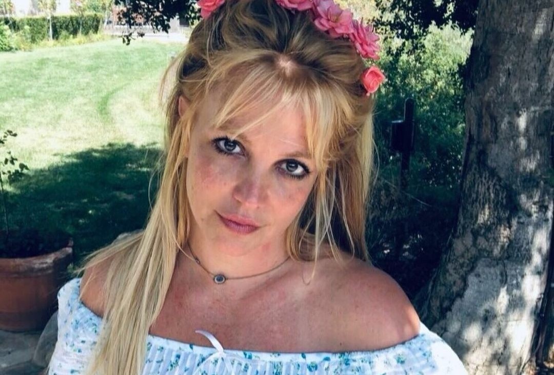 Britney Spears phan van ve quyet dinh tro lai san khau hinh anh