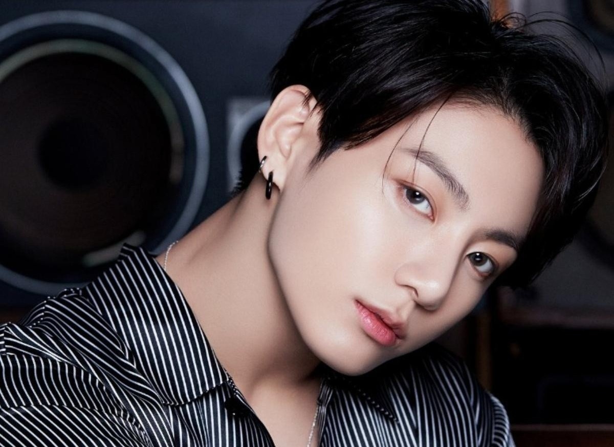 Jung Kook (BTS) chia se ve hinh mau ban gai hinh anh