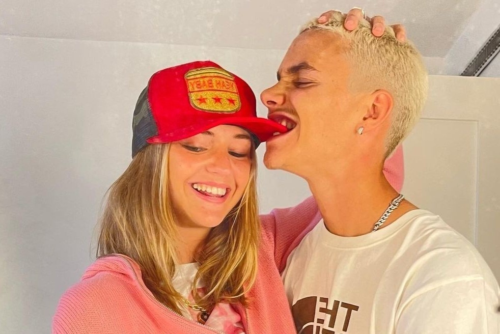 Romeo Beckham va tinh yeu voi ban gai nguoi mau hinh anh