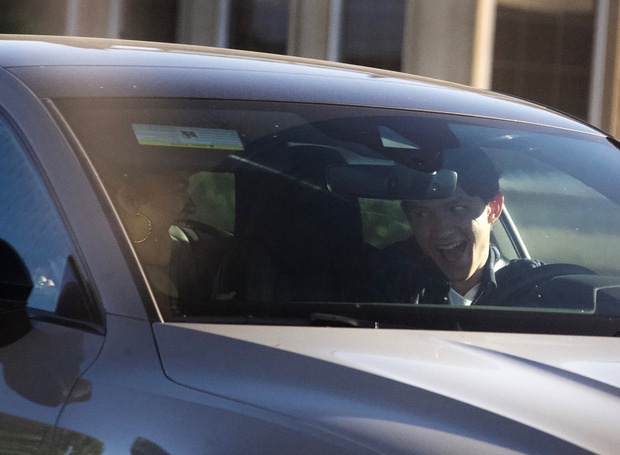 Người Nhện hôn bạn gái Zendaya ảnh 1 Nguoi Nhen hon ban gai Zendaya anh 1