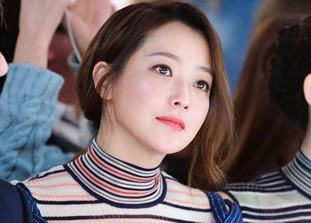 Lan song Covid-19 tro lai, gioi phim Han dieu dung hinh anh