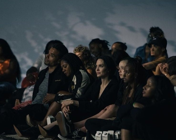 Angelina Jolie hẹn hò The Weeknd ảnh 2 Angelina Jolie hen ho The Weeknd anh 2