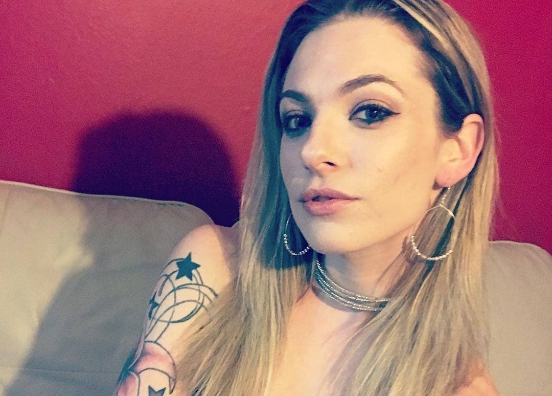 Nu dien vien tu sat sau khi mac ung thu giai doan cuoi hinh anh