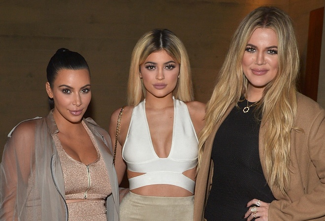 ba chi em nha Kim Kardashian anh 1