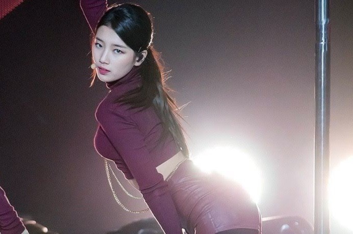 Than tuong Kpop duoc chieu mo truoc cua nha ve sinh hinh anh