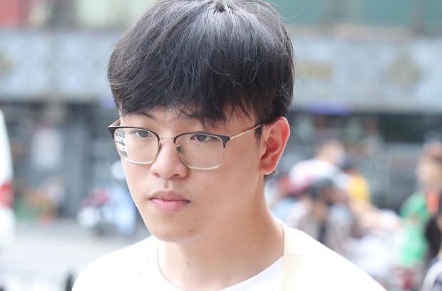 Rapper Gung do Dai hoc Kinh te Quoc dan va Hoc vien Ngan hang hinh anh