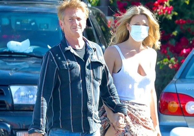 Sean Penn va vo sau le cuoi truc tuyen hinh anh