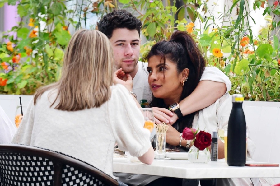 vo chong hoa hau the gioi Priyanka Chopra anh 1