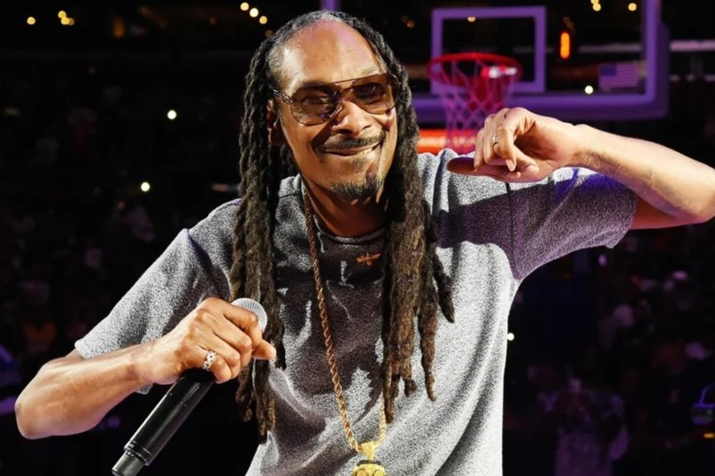 Snoop Dogg tro thanh chu cua hang Death Row Records hinh anh