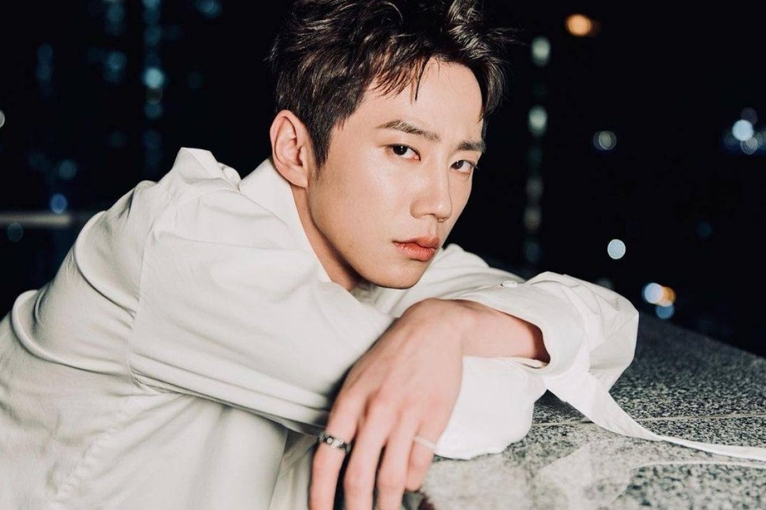 Love and Leashing anh 2