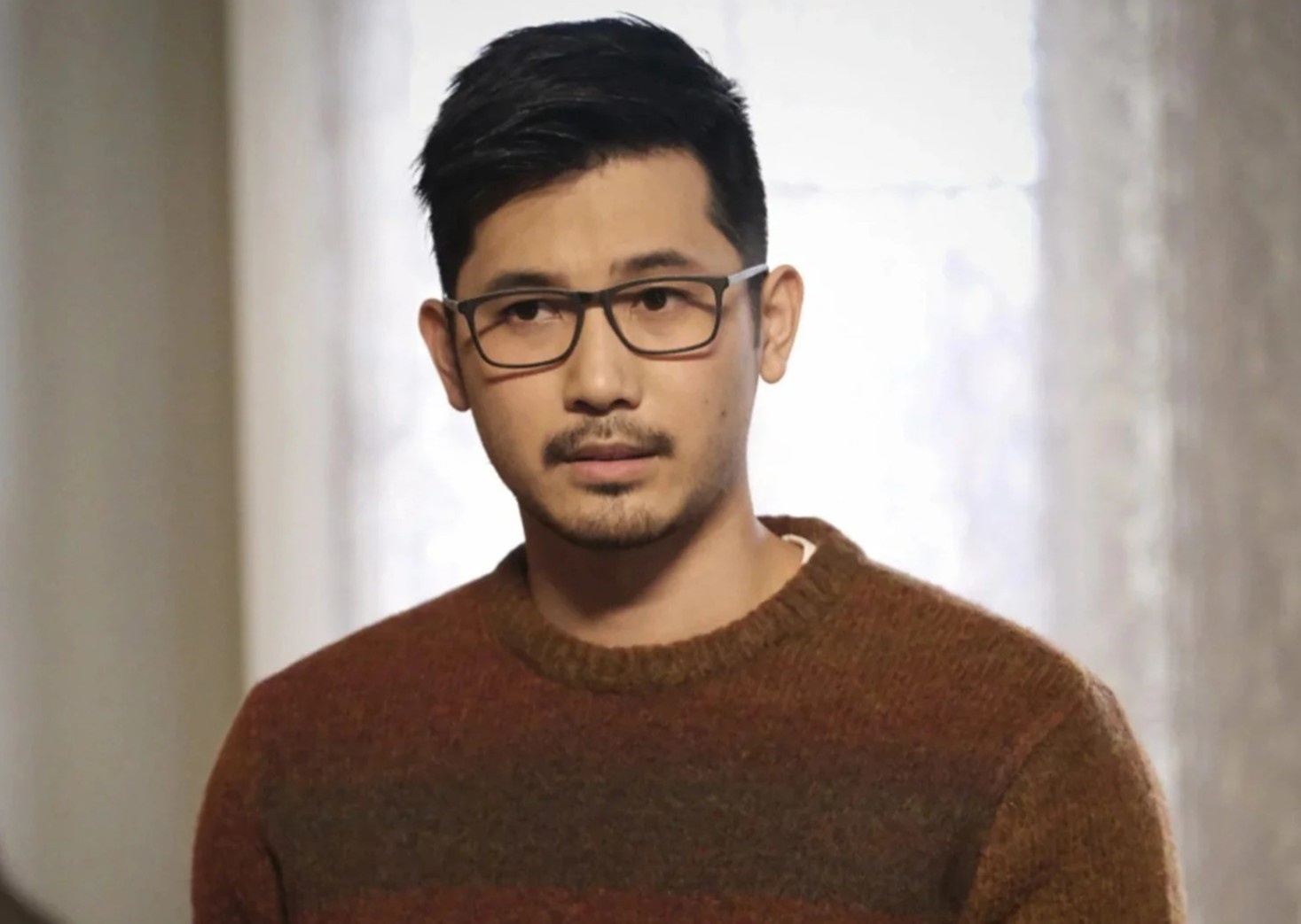 Vai dien duoc ky vong giam nan ky thi dong tinh hinh anh