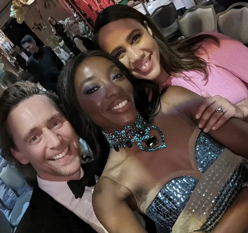 Tom Hiddleston dinh hon anh 1