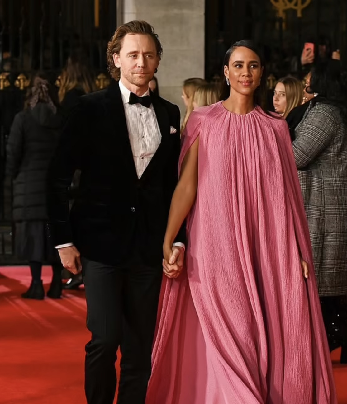 Tom Hiddleston dinh hon anh 2