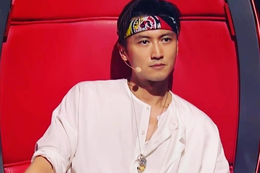 Nhung lan thoi trang cua Ta Dinh Phong gay 'nhuc mat' nguoi nhin hinh anh