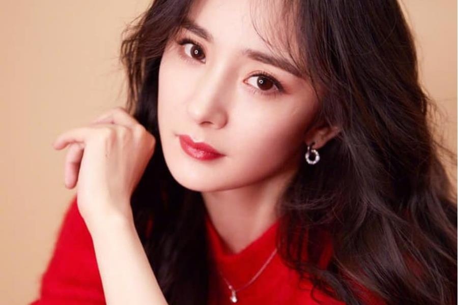 'Cua sung lam nghe' tren tap chi, Duong Mich mac lai do cua Ly Gia Han hinh anh
