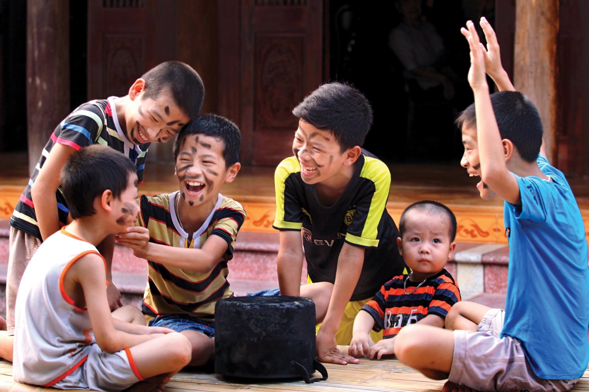 70 khoanh khac 'Ha Noi trong toi' hinh anh