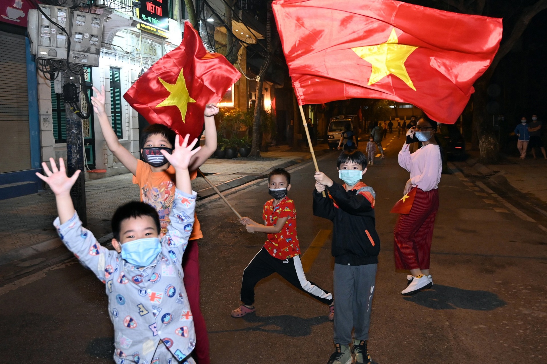 Ha Noi trong toi anh 8