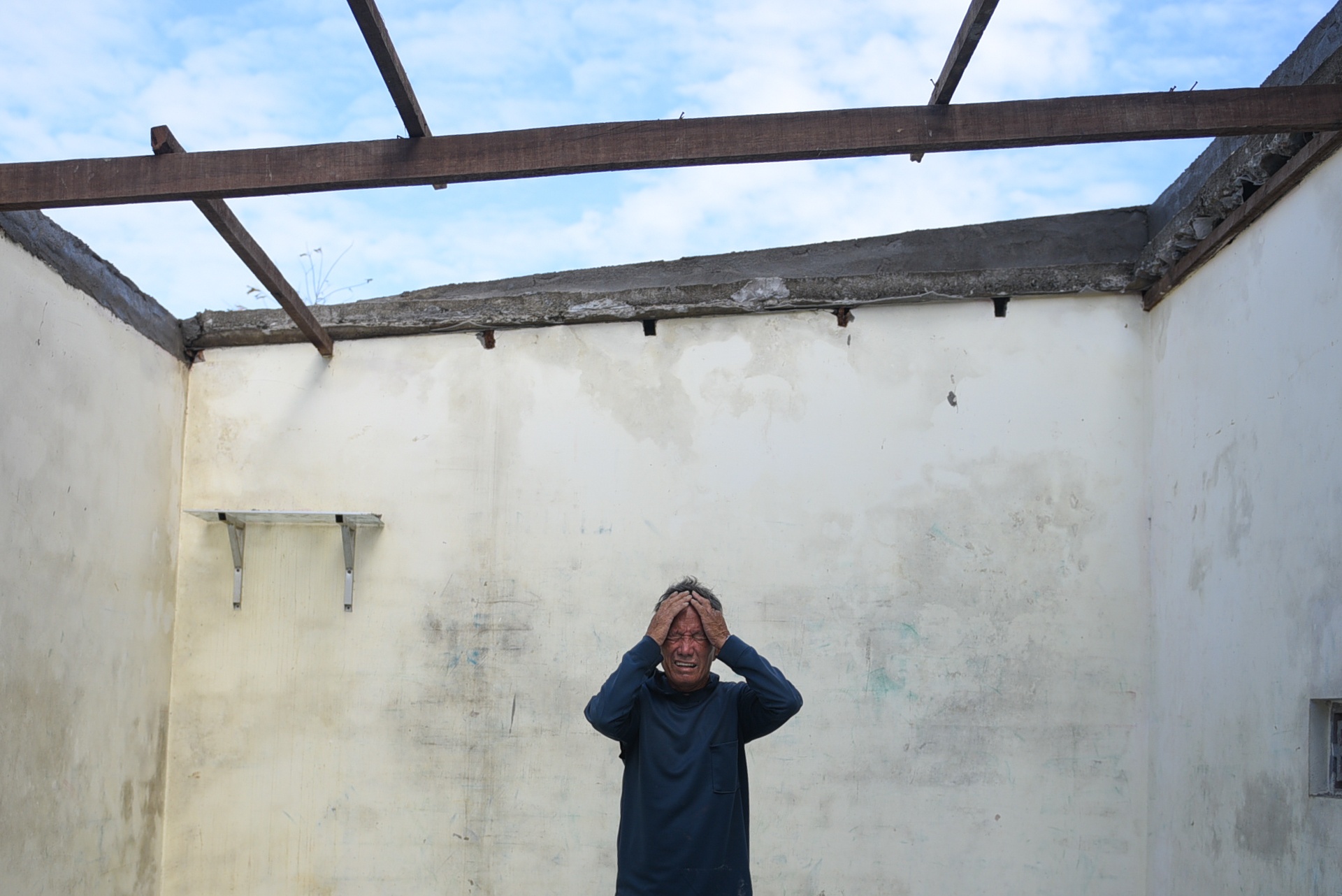 dao ly son sau bao,  cuoc song sau bao anh 14