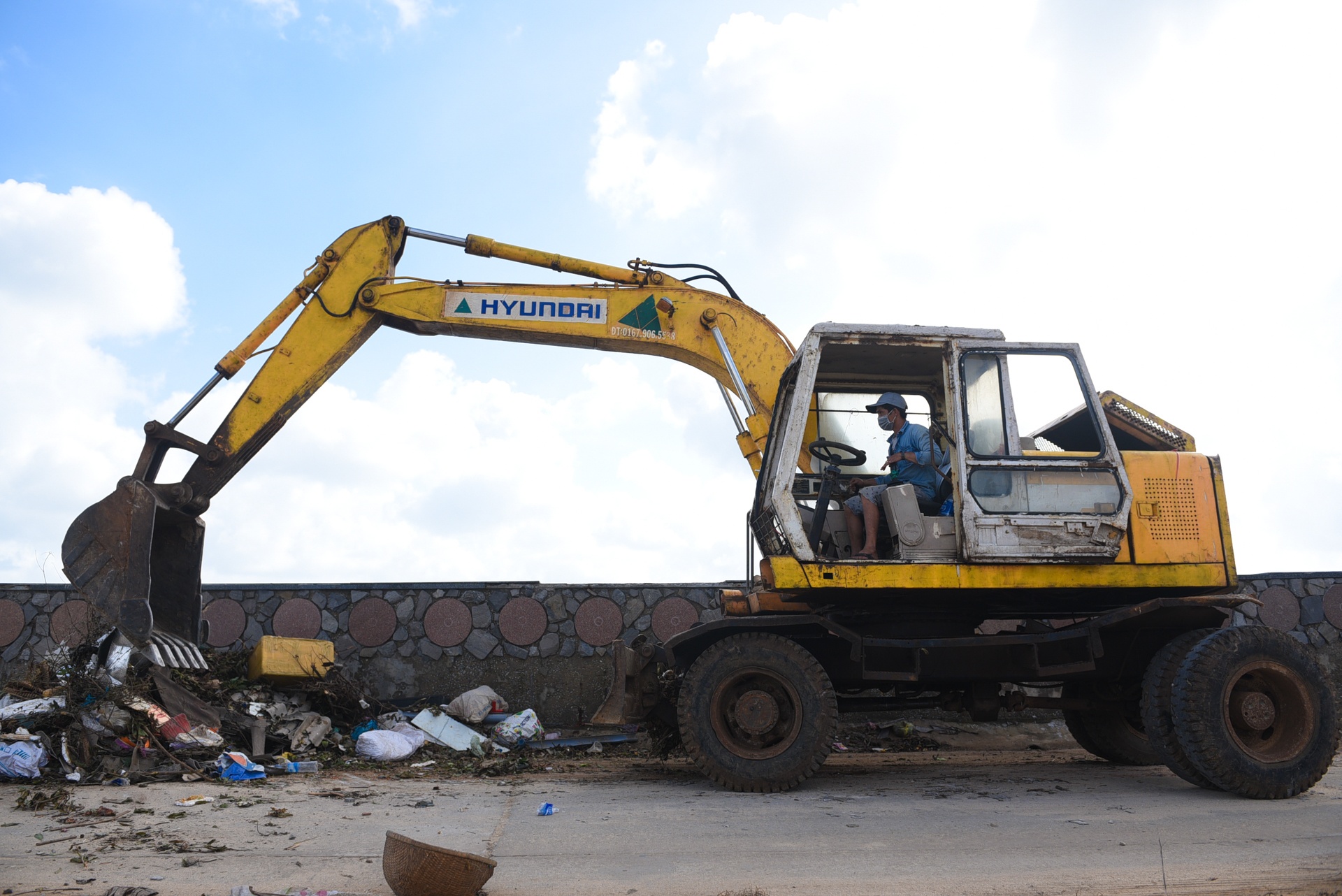 dao ly son sau bao,  cuoc song sau bao anh 11