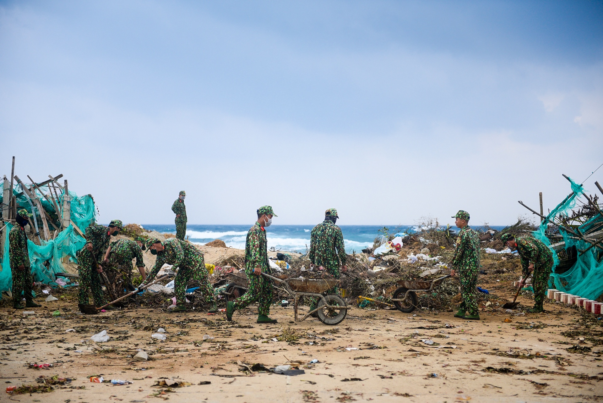 dao ly son sau bao,  cuoc song sau bao anh 22