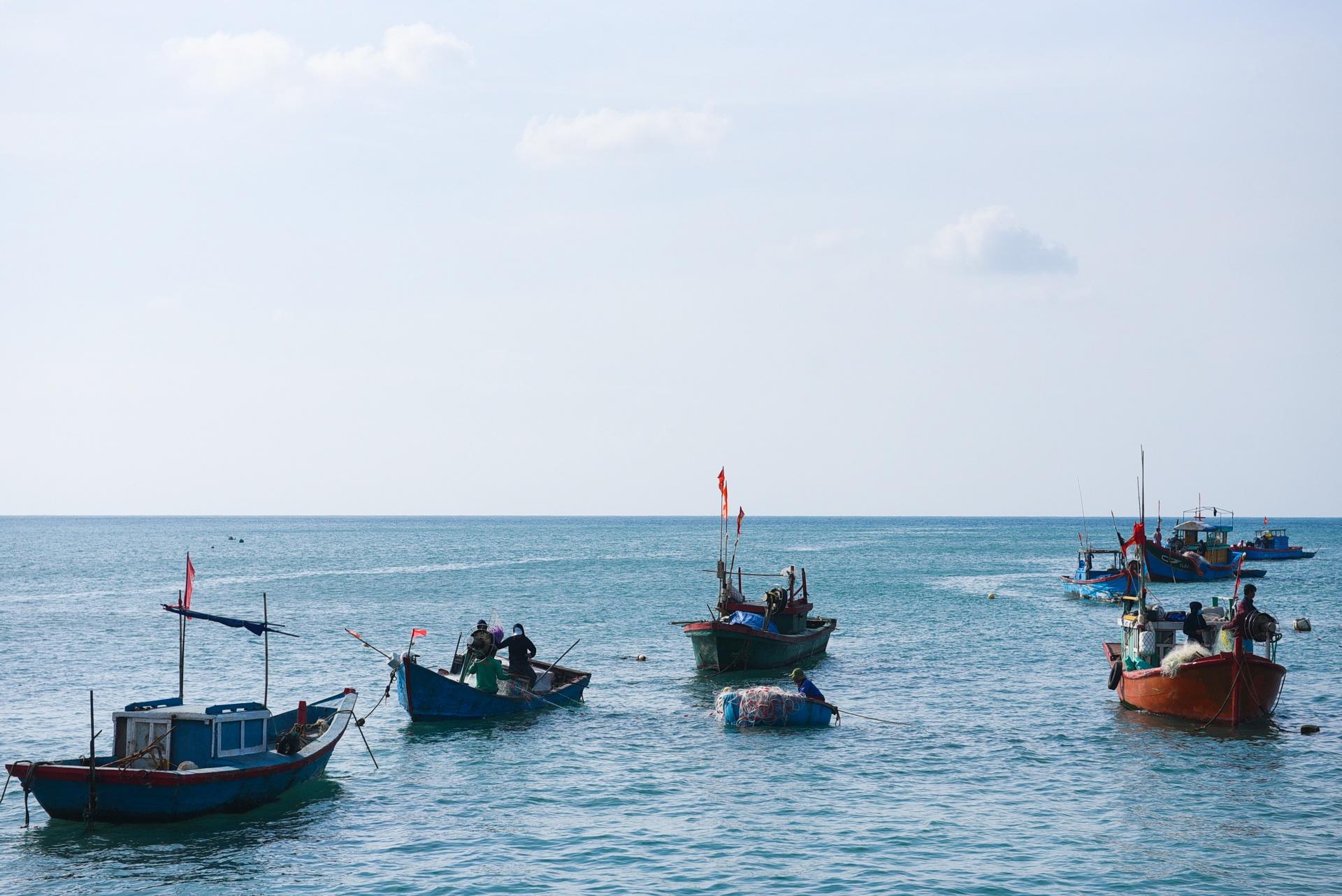 dao ly son sau bao,  cuoc song sau bao anh 30