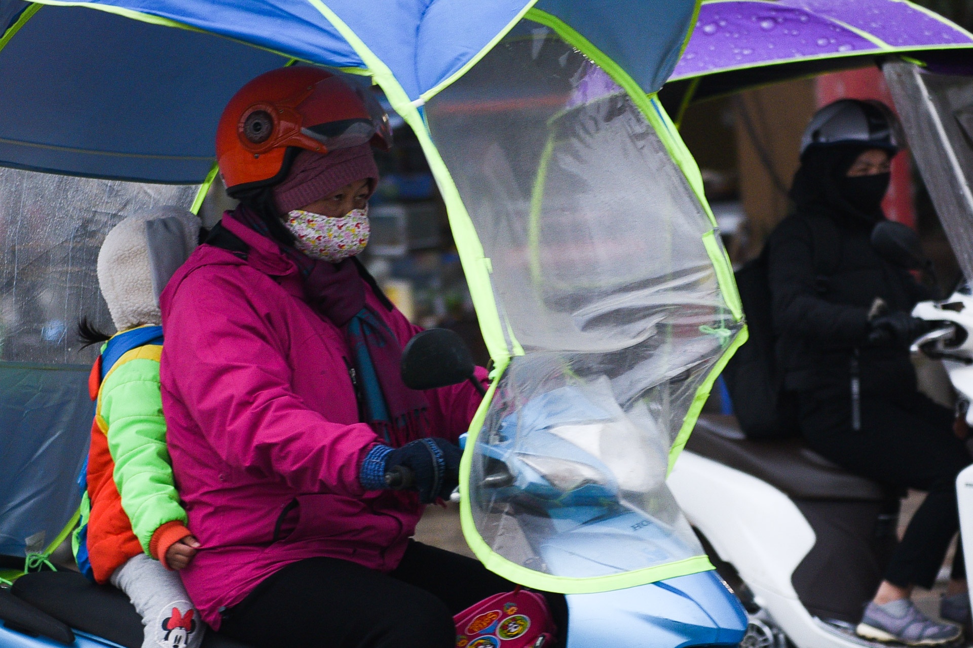 tre em dan toc ban hang,  sapa ret dam anh 3