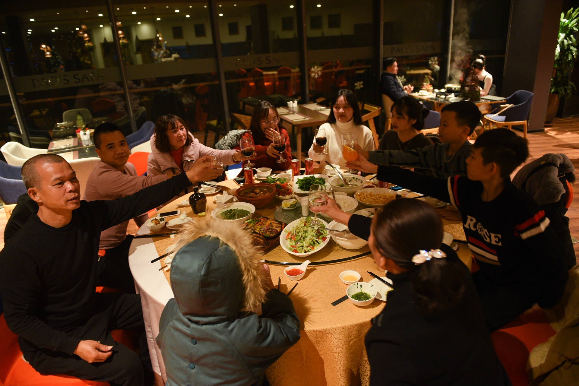 am thuc Sa pa,  dem tat nien anh 8