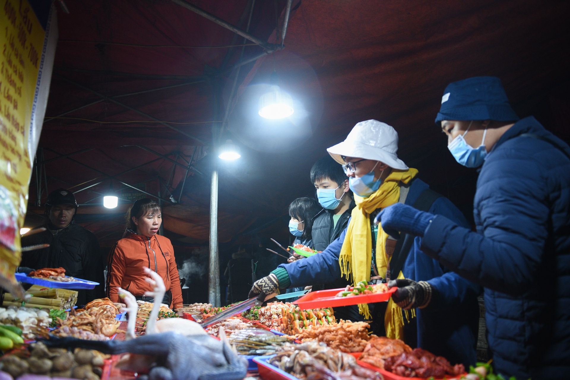 am thuc Sa pa,  dem tat nien anh 2