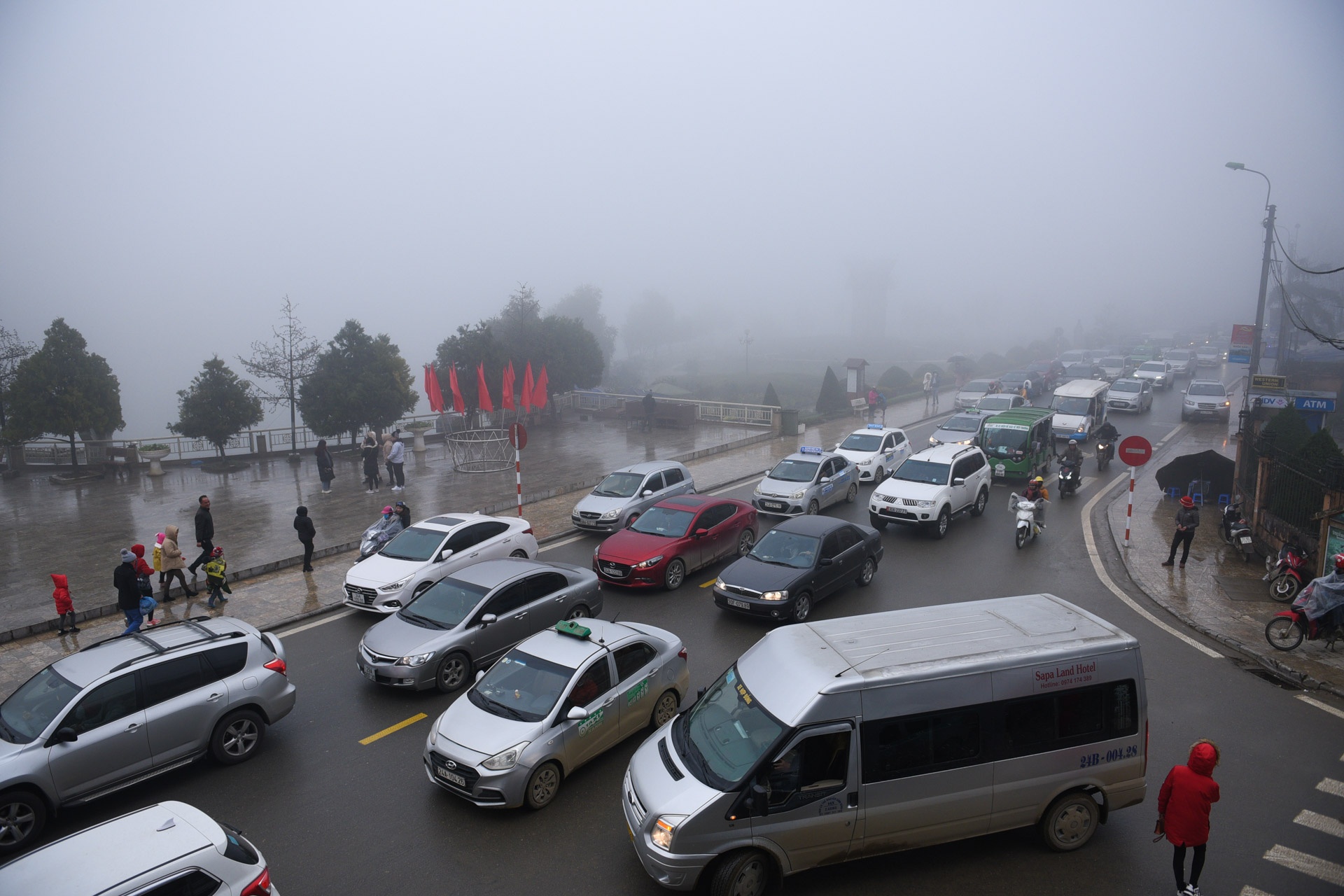 Sa Pa tac duong,  nghi tet duong lich anh 1