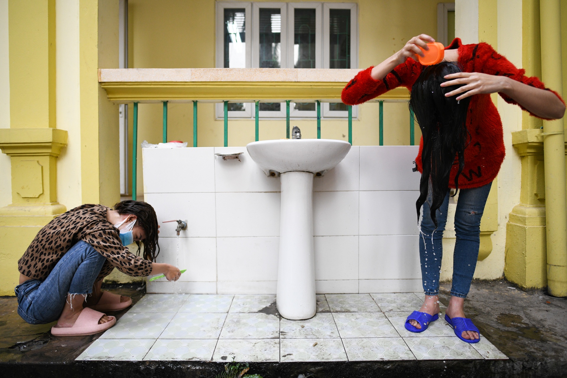 Ben trong khu vuc cach ly F1 anh 5