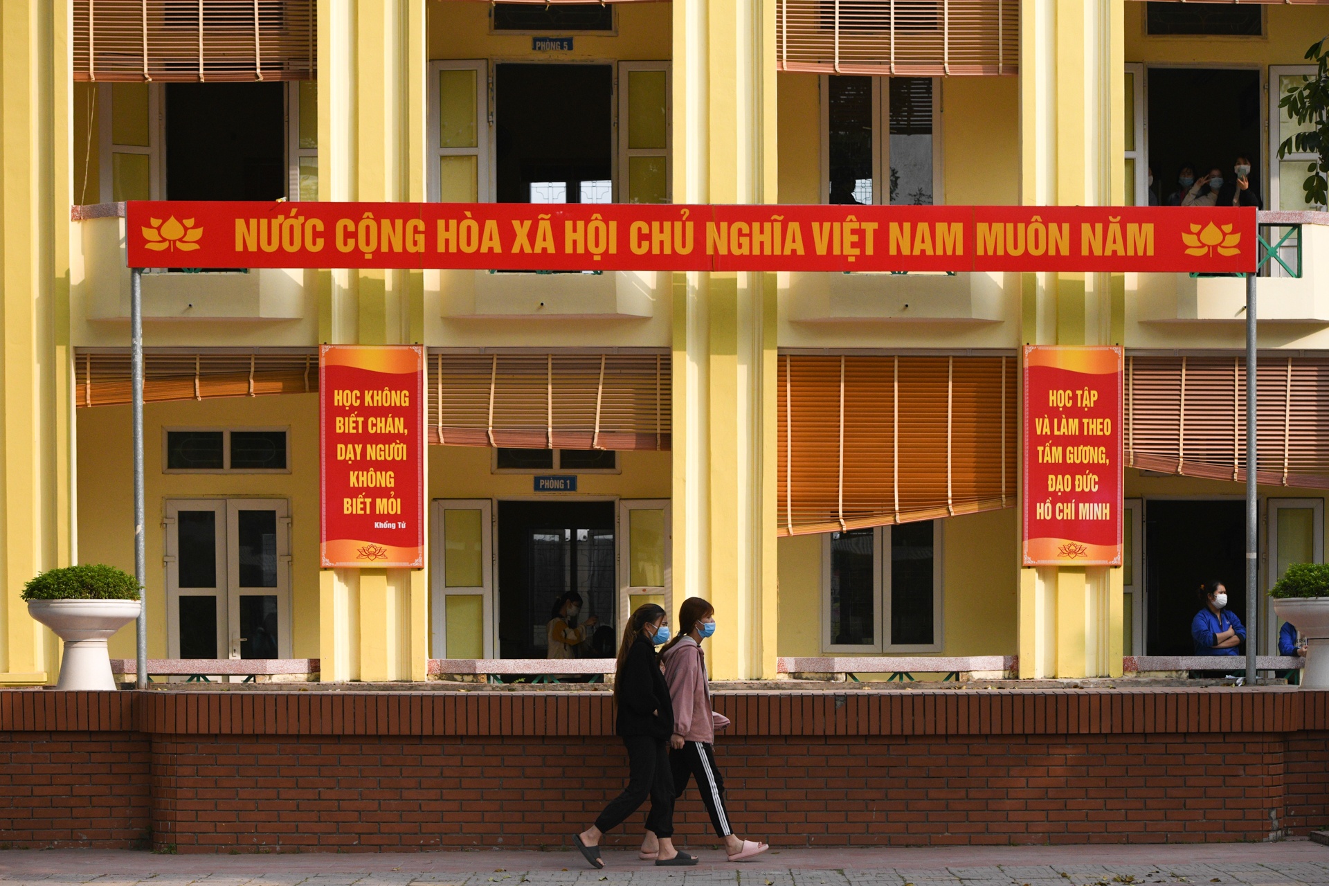 Ben trong khu vuc cach ly F1 anh 1