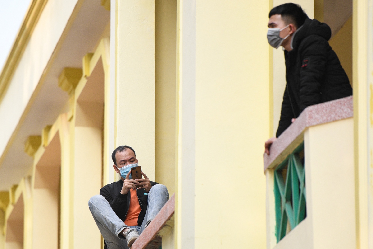 Ben trong khu cach ly F1 o Chi Linh hinh anh