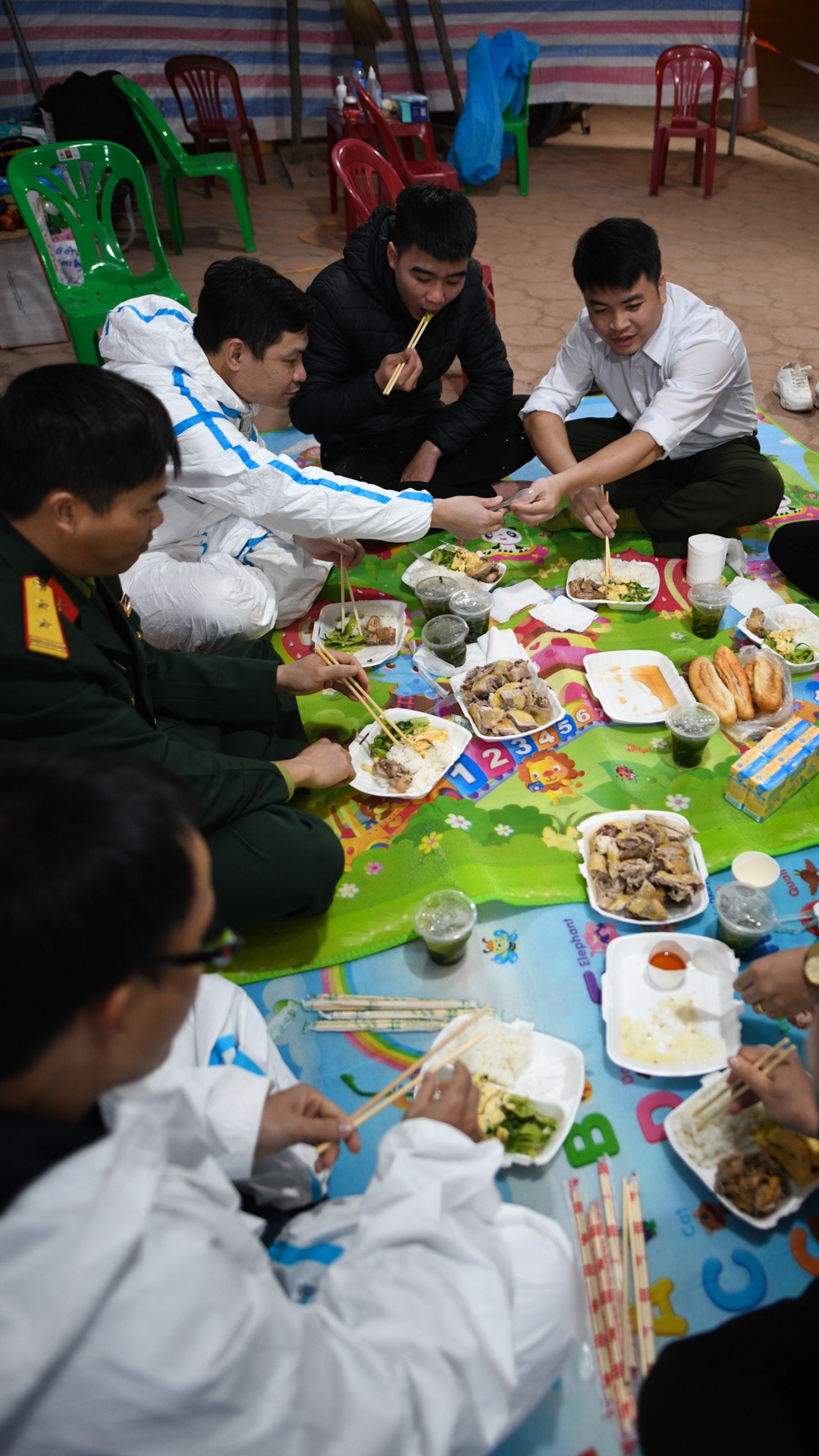 khong kip chao vo khi vao tam dich Hai Duong anh 26