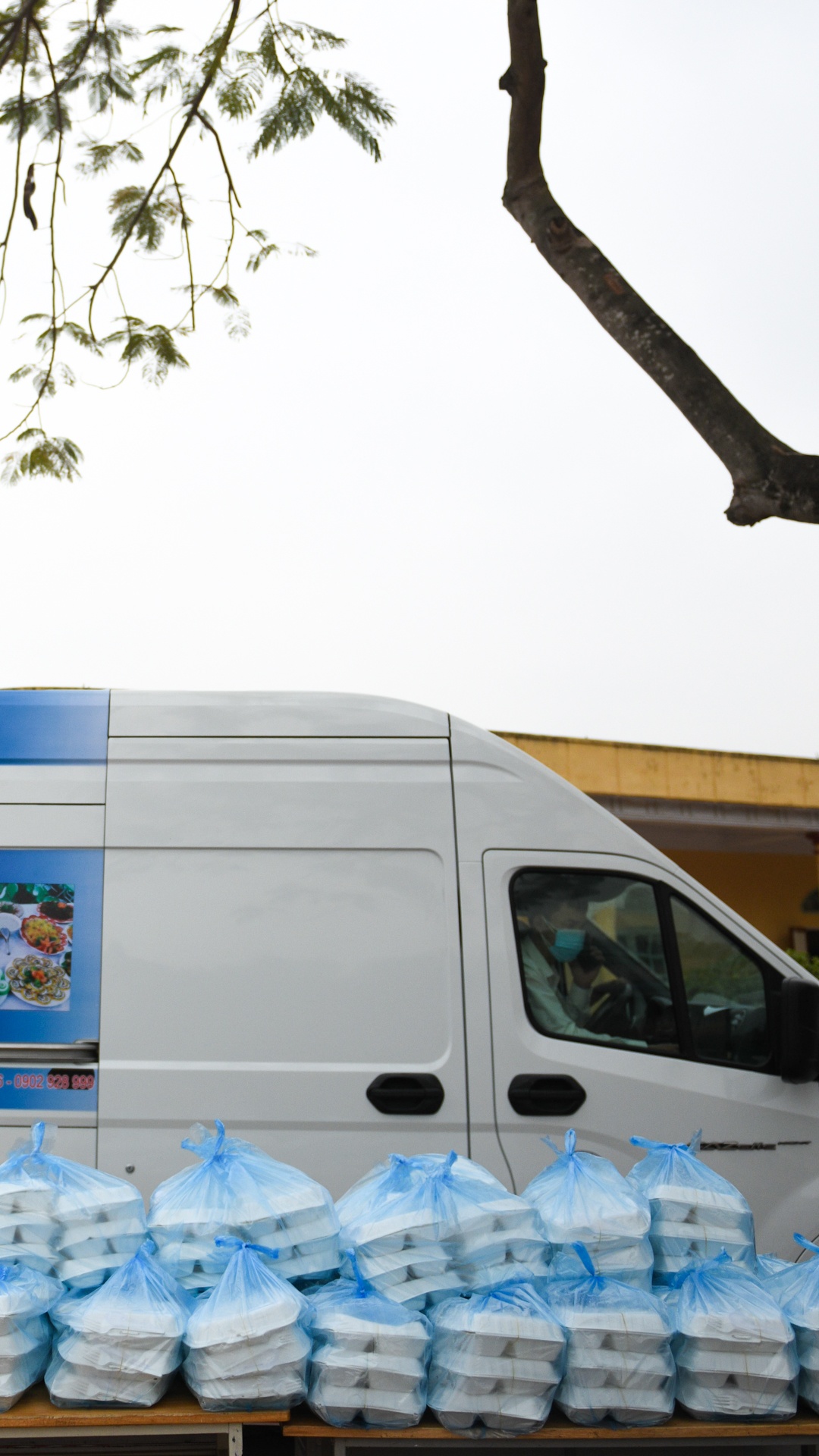 hoc sinh cach ly tap trung anh 16