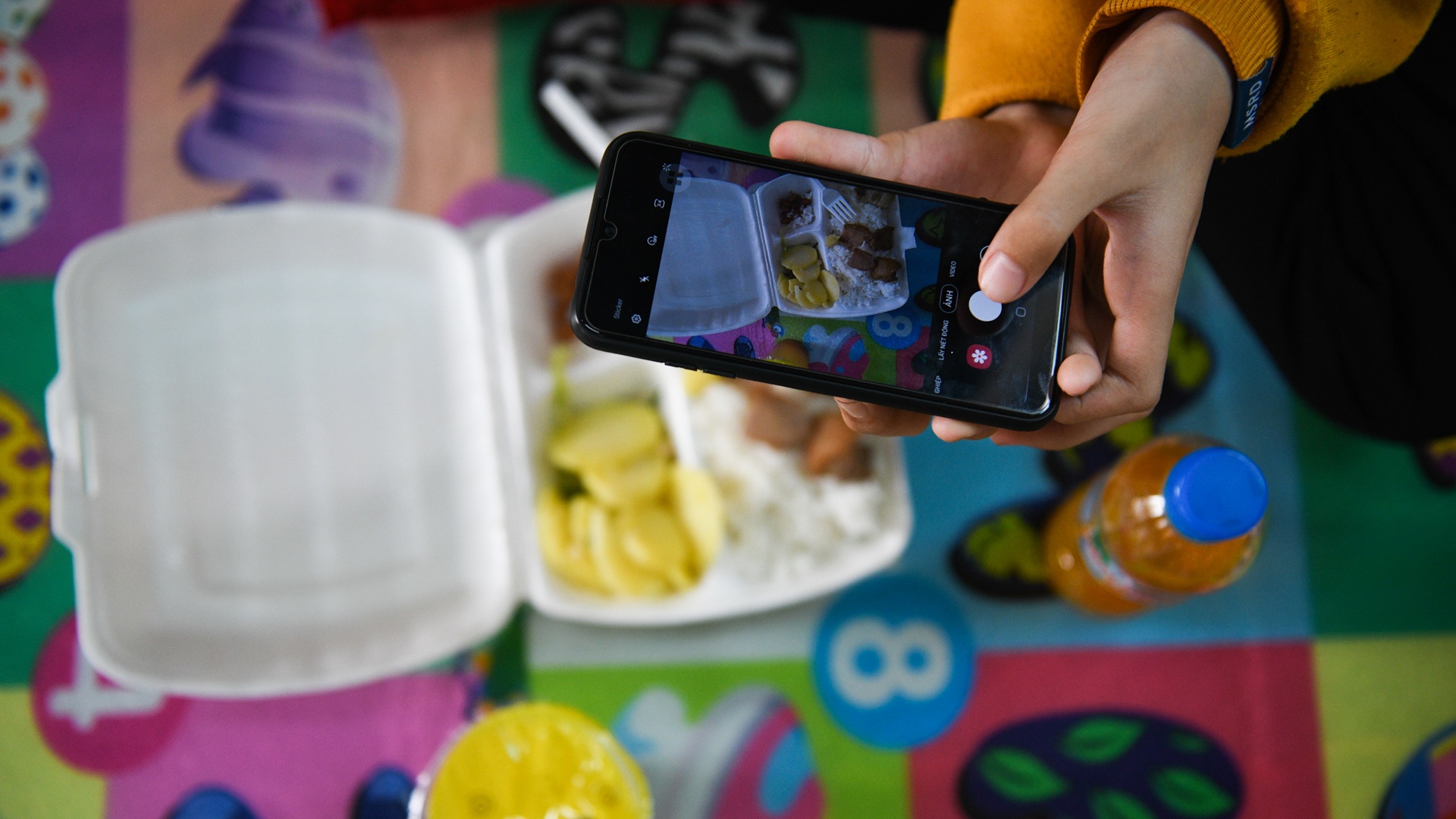 hoc sinh cach ly tap trung anh 25