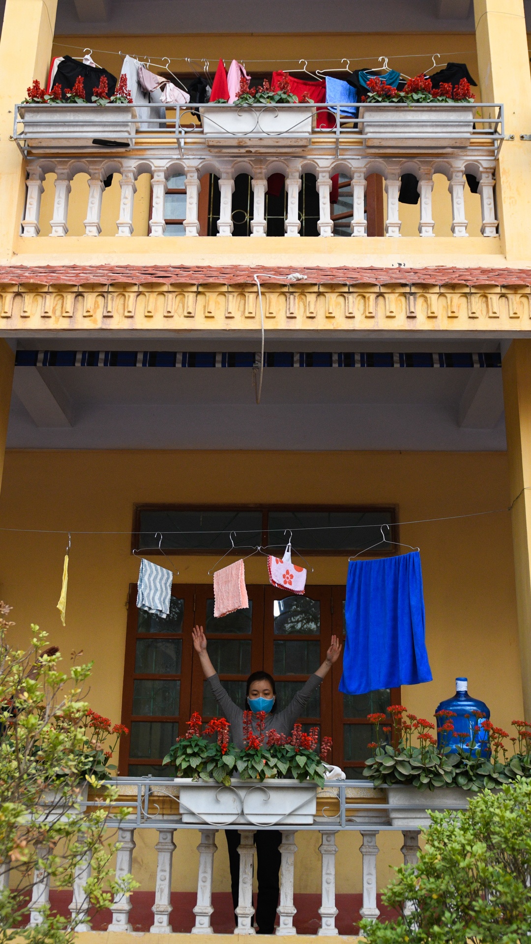 hoc sinh cach ly tap trung anh 34