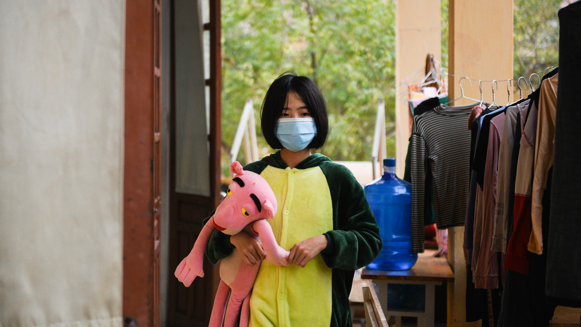 hoc sinh cach ly tap trung anh 1