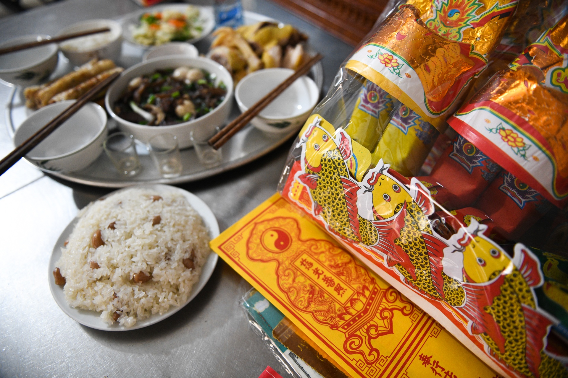 Nguoi dan chi Linh cung le ong Cong ong Tao tai nha anh 2