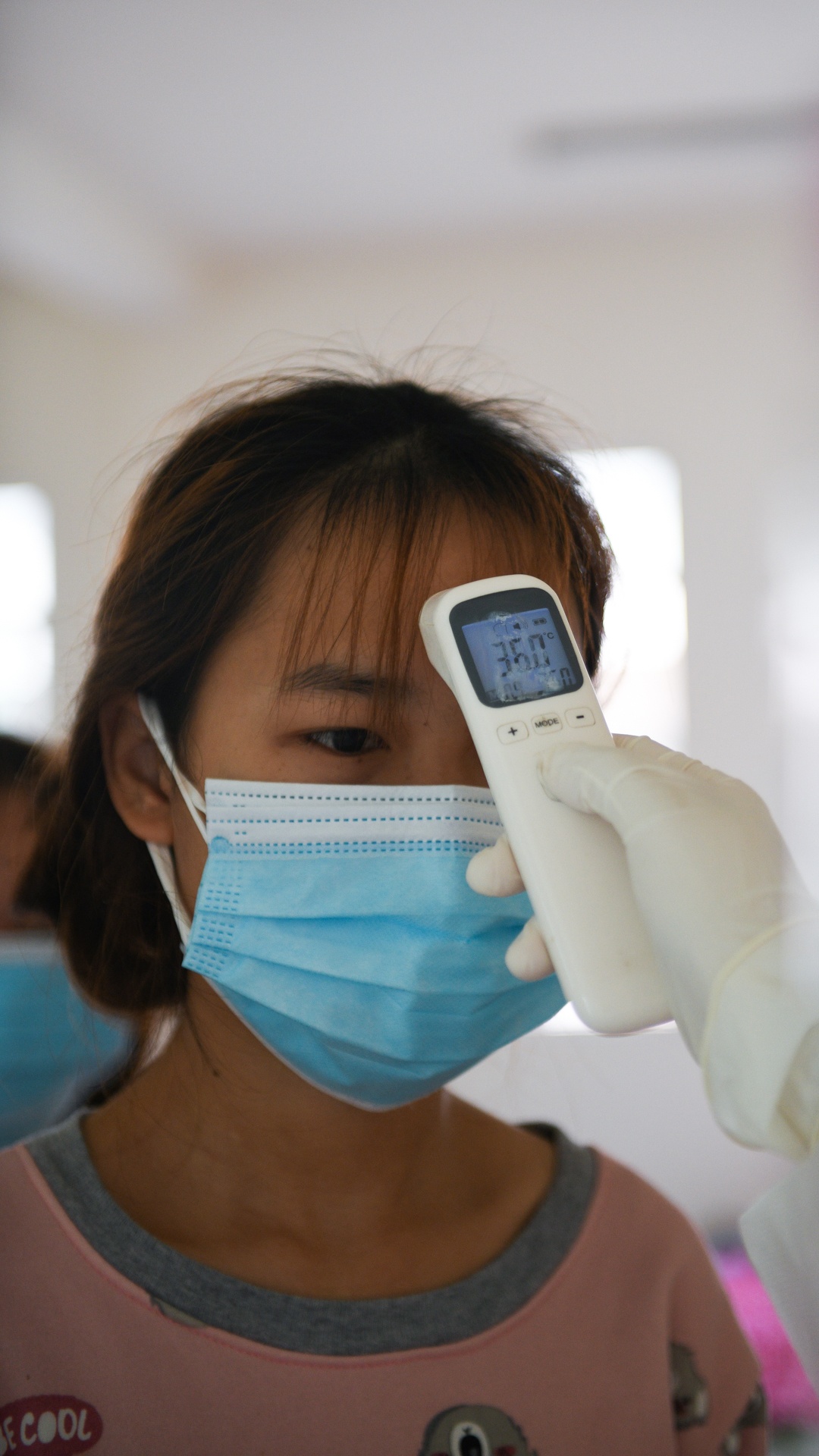 Sinh vien y te,  an tet trong khu cach ly anh 16