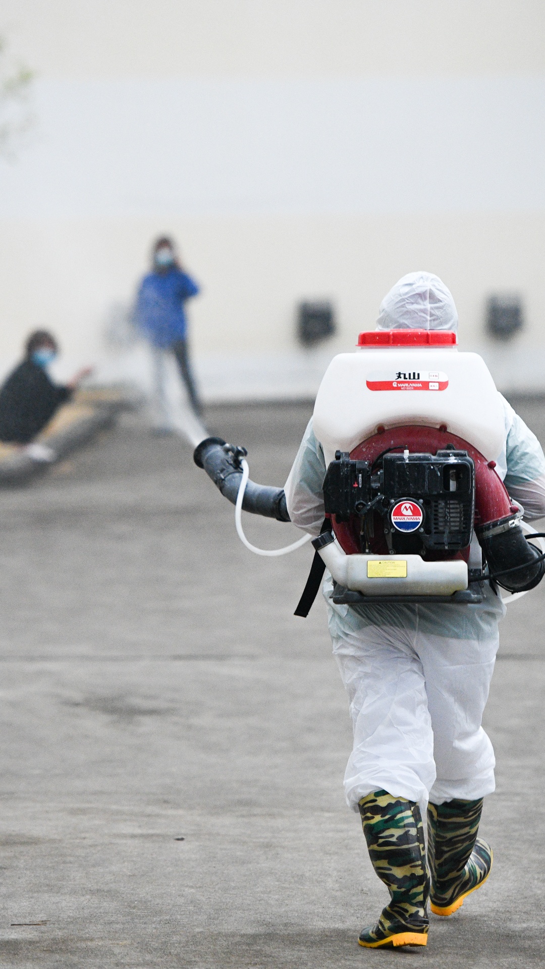 Sinh vien y te,  an tet trong khu cach ly anh 38