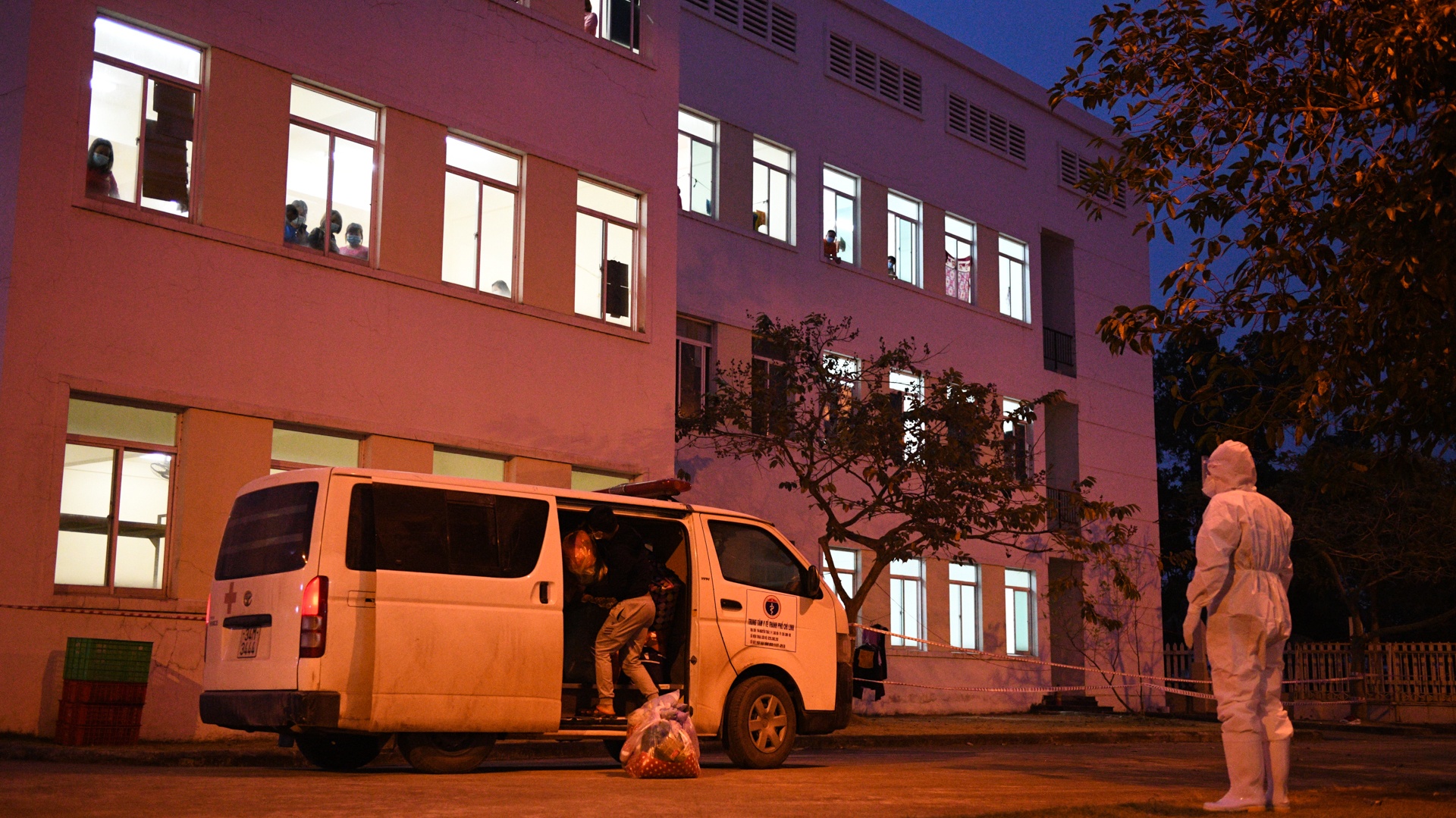 Sinh vien y te,  an tet trong khu cach ly anh 39