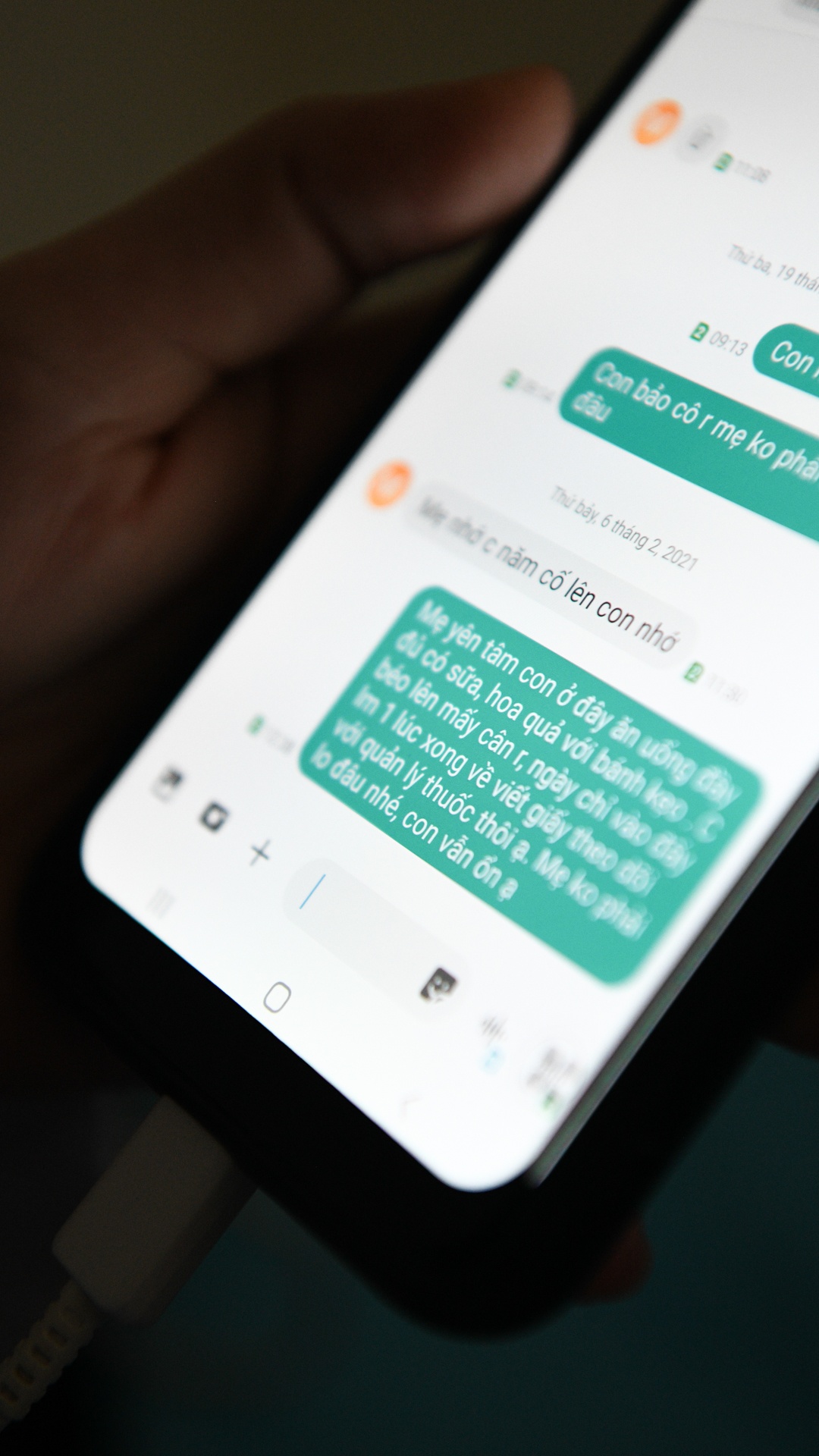 Sinh vien y te,  an tet trong khu cach ly anh 42