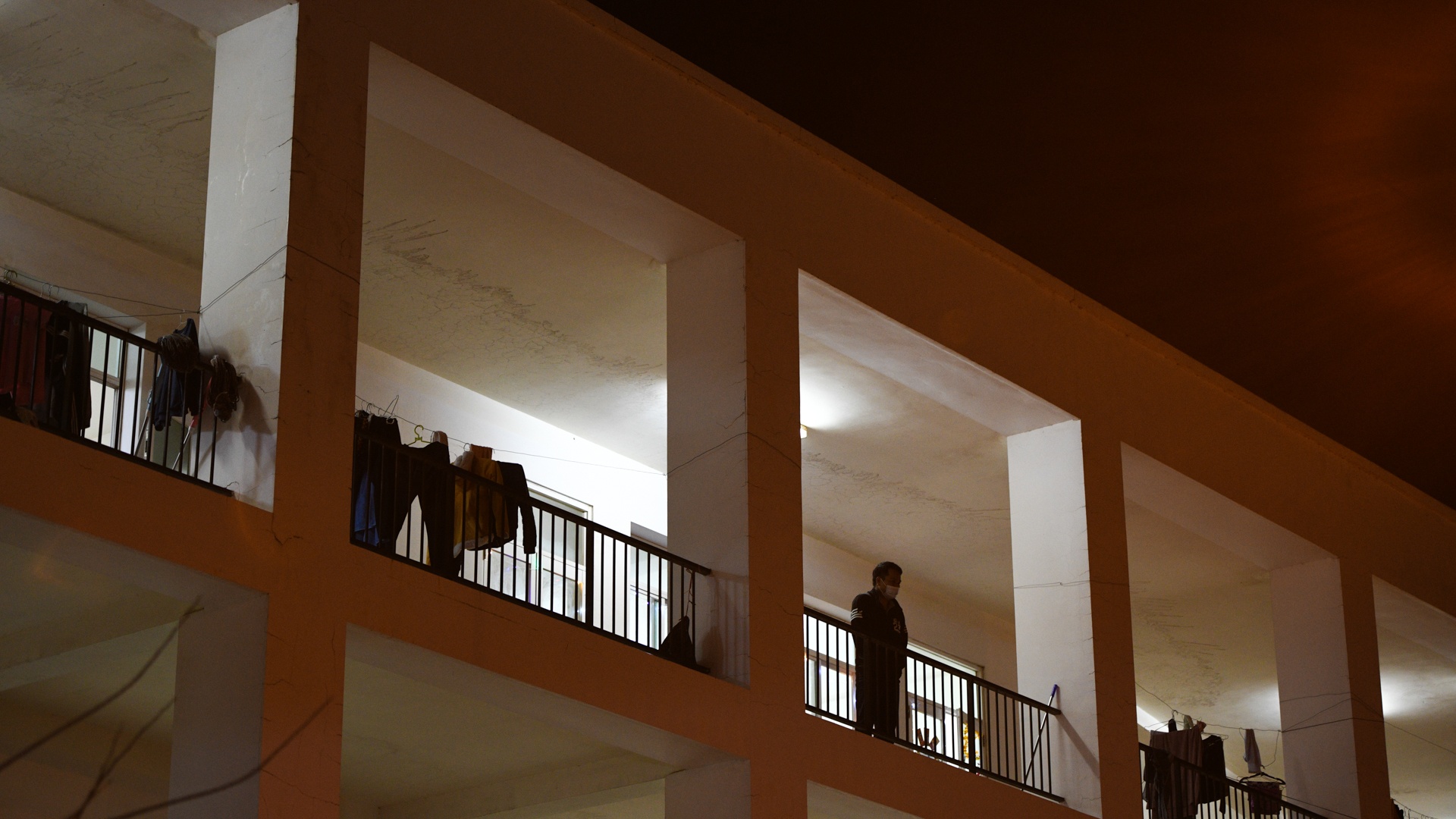 Sinh vien y te,  an tet trong khu cach ly anh 45