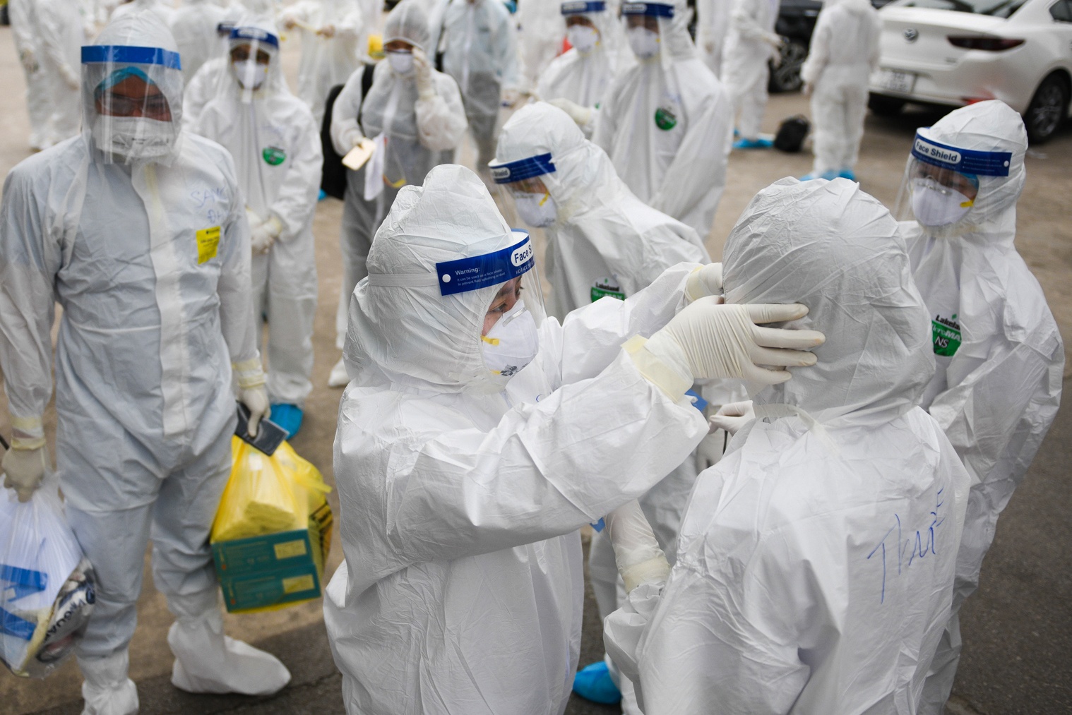 Lay mau xet nghiem 18.000 nguoi o TP Chi Linh hinh anh