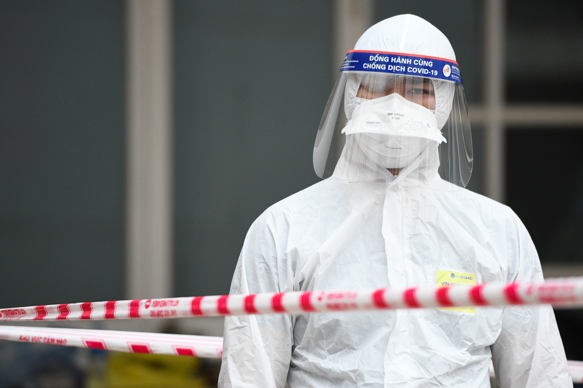 Di doi cong nhan trong khu cach ly anh 5