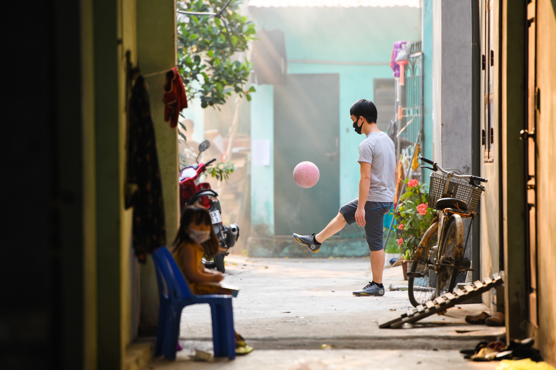 Doi song cong nhan giua mua dich anh 11