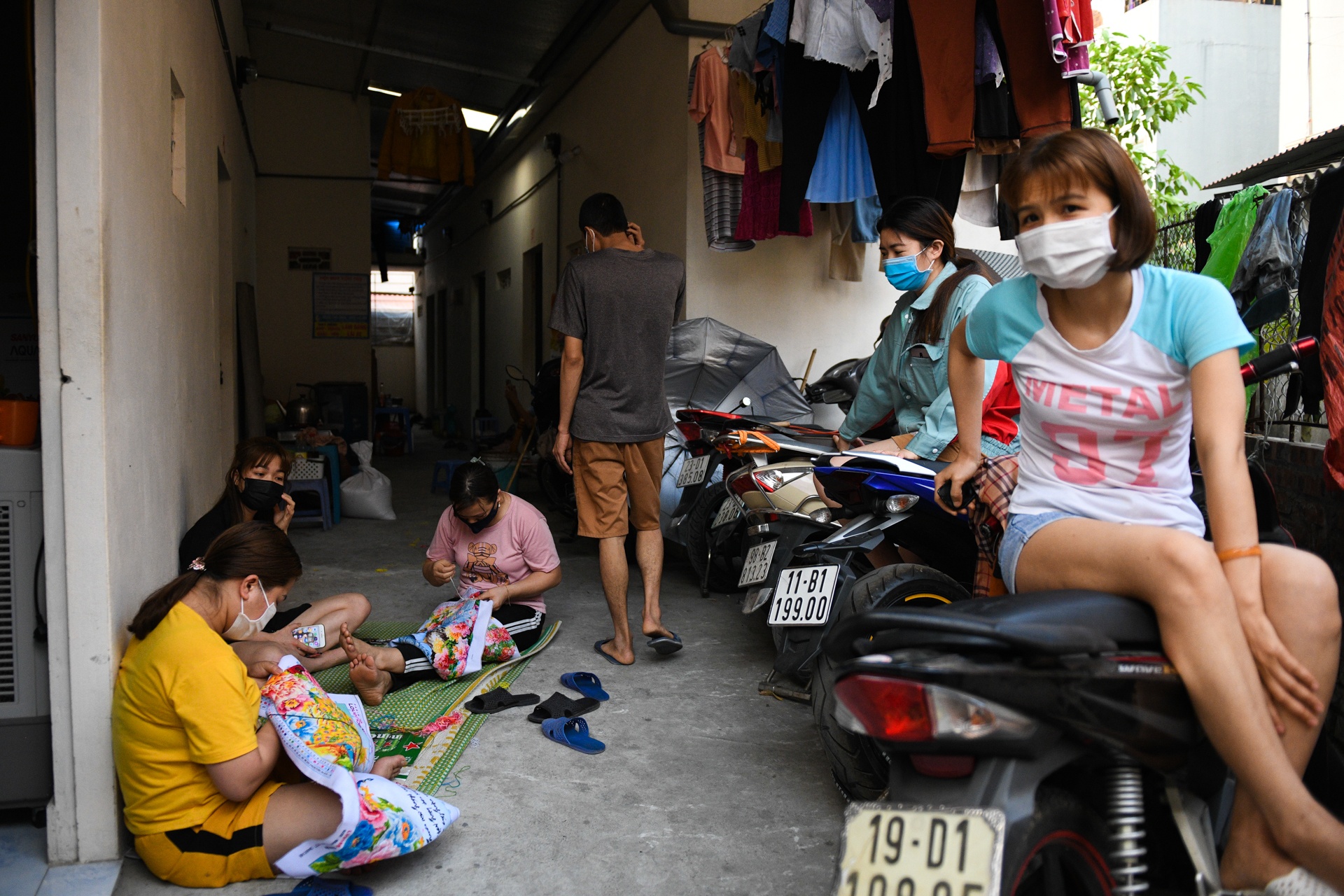 cuu tro gao cho cong nhan Hai Duong anh 1