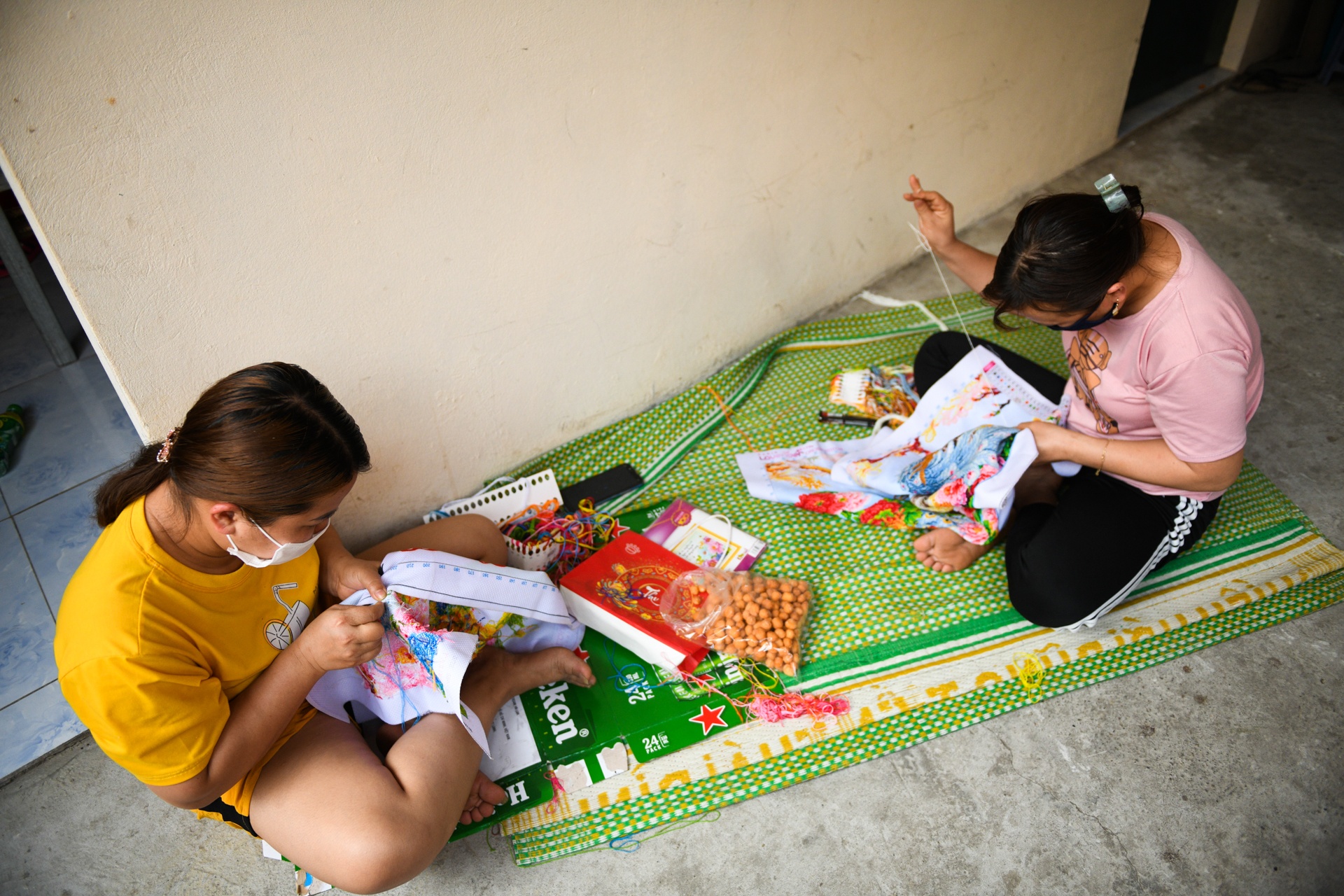 Doi song cong nhan giua mua dich anh 4