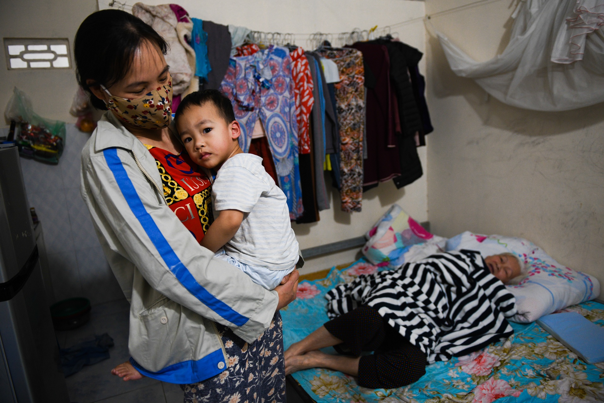 Doi song cong nhan giua mua dich anh 3