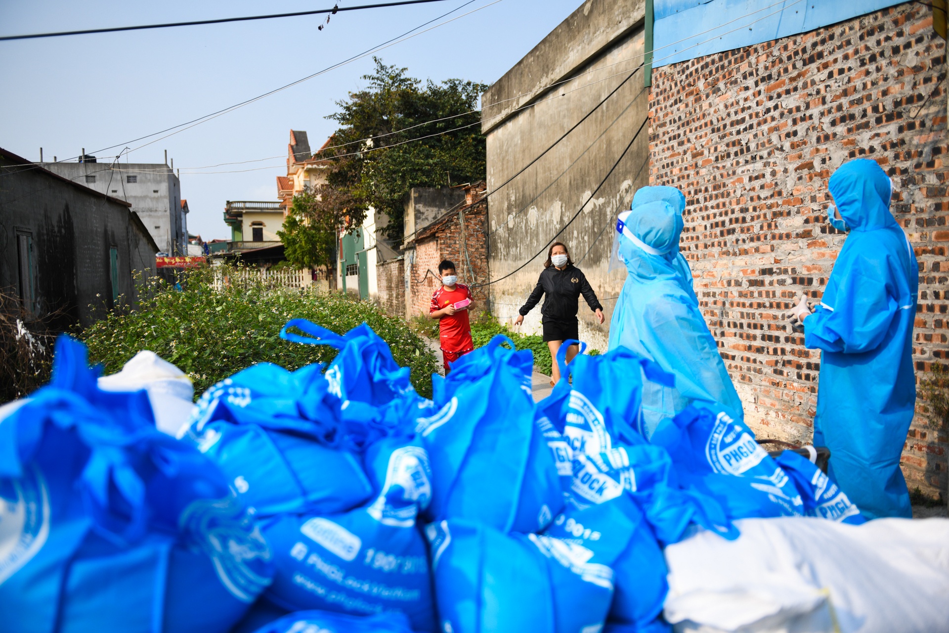 cuu tro gao cho cong nhan Hai Duong anh 9